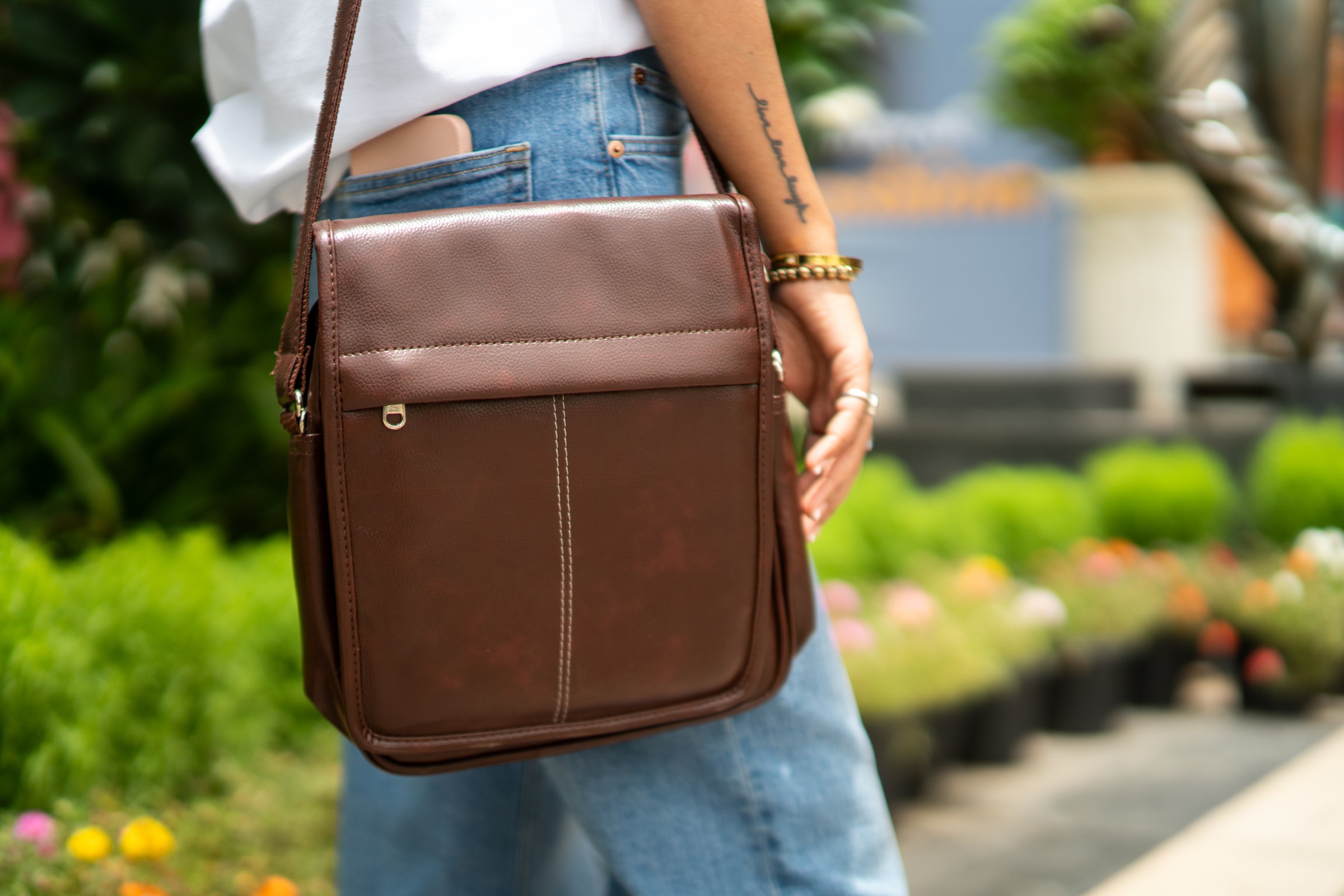Sustainable fashion accessories for corporate gifting